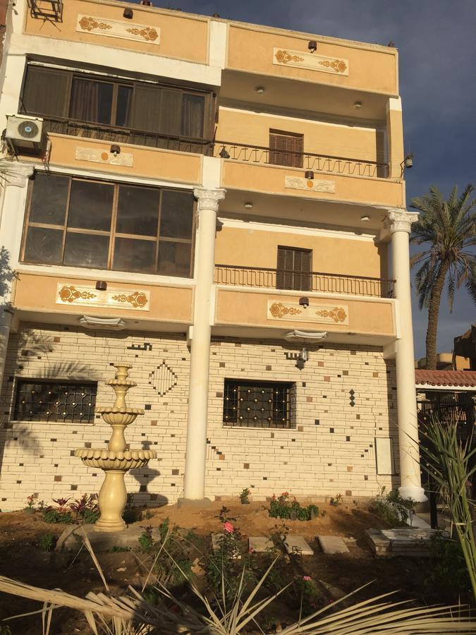 Pyramids Loft Guesthouse Kairo Bagian luar foto