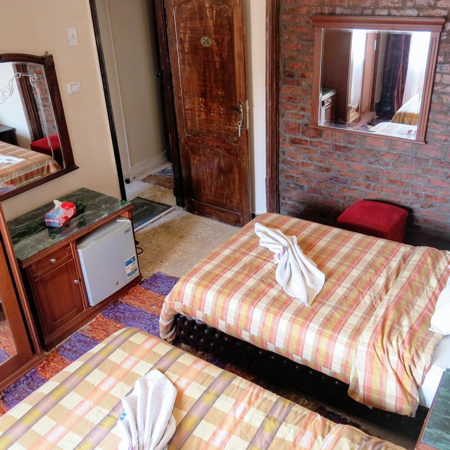 Pyramids Loft Guesthouse Kairo Bagian luar foto
